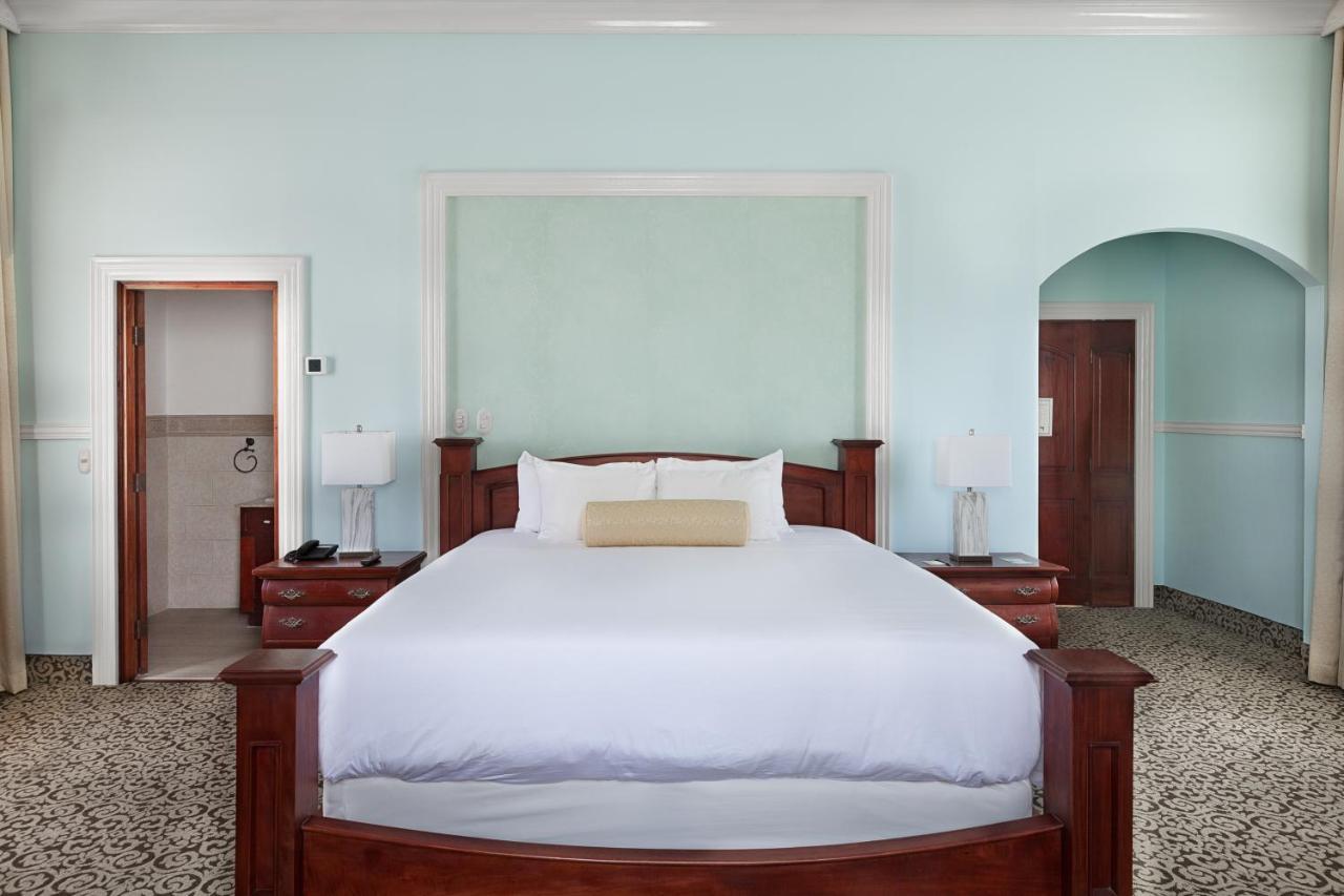 Hotel La Perla León Εξωτερικό φωτογραφία