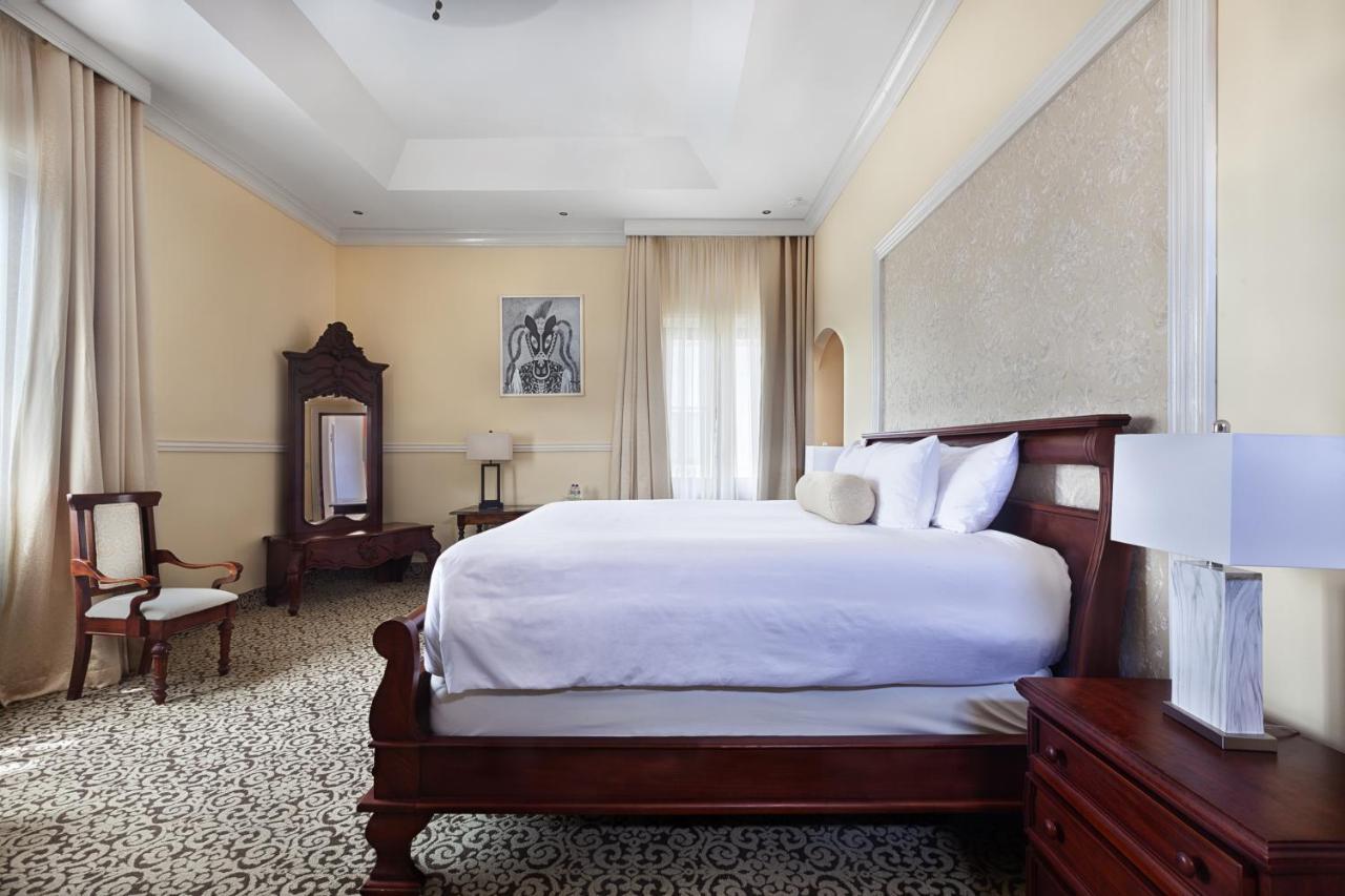 Hotel La Perla León Εξωτερικό φωτογραφία