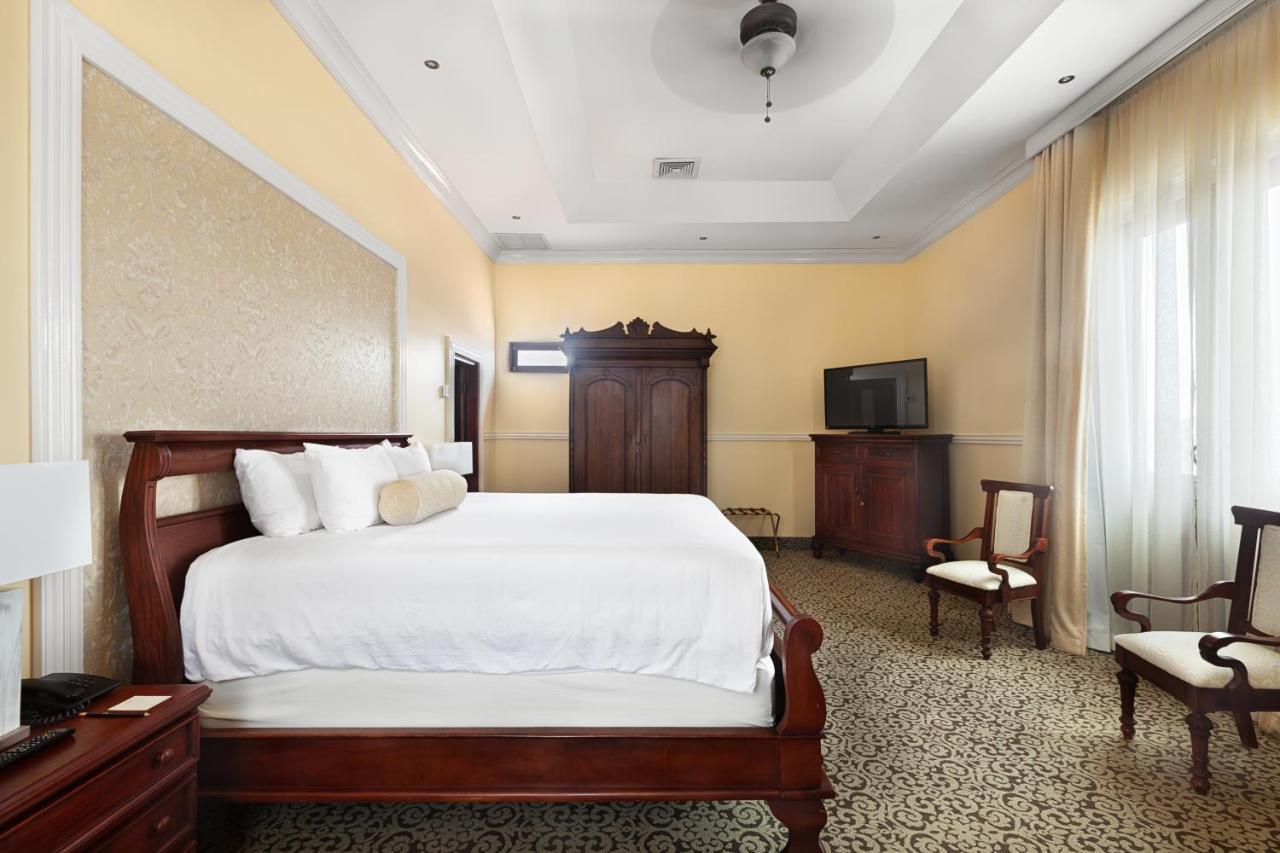 Hotel La Perla León Εξωτερικό φωτογραφία