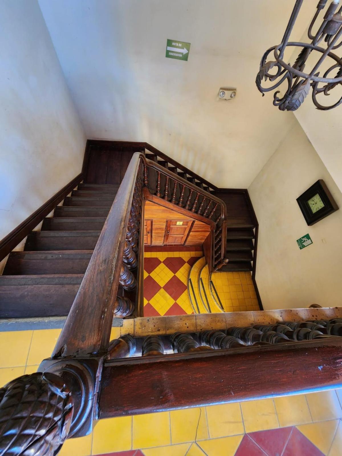 Hotel La Perla León Εξωτερικό φωτογραφία