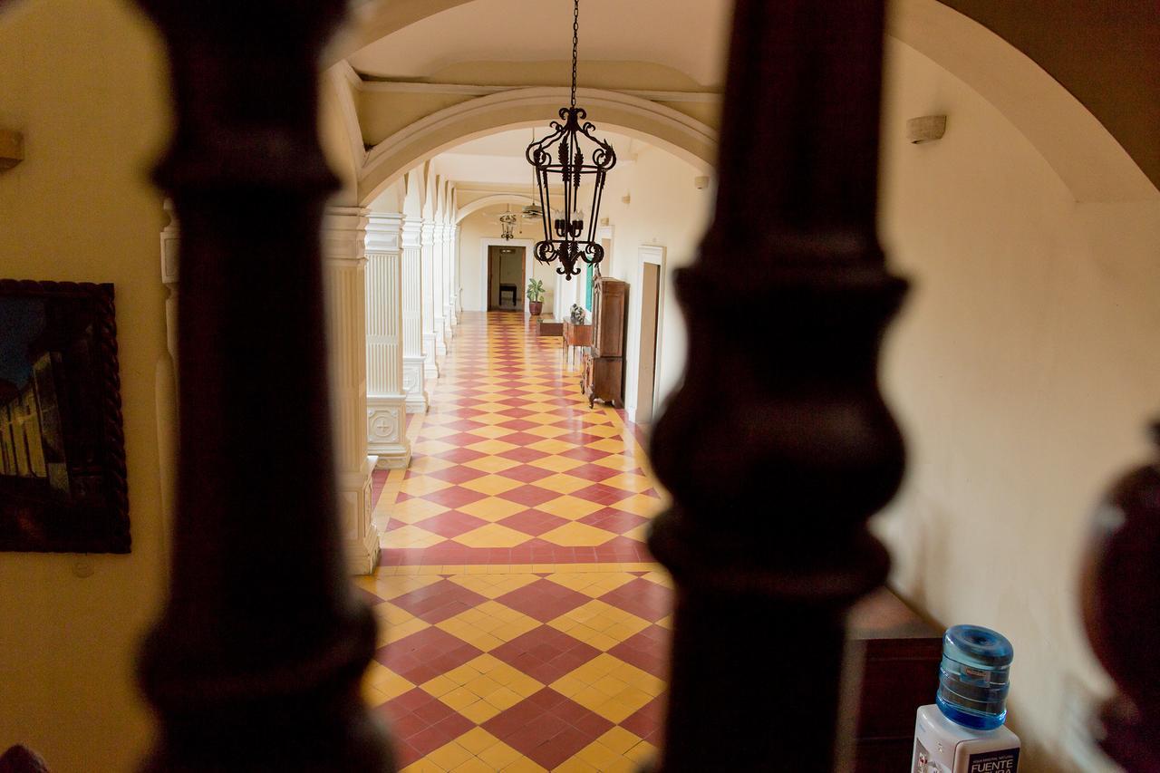Hotel La Perla León Εξωτερικό φωτογραφία